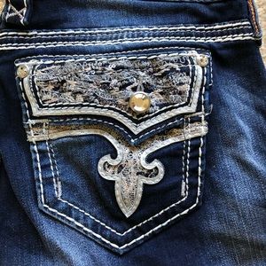 GUC Rock Revival size 30 Betty mid rise skinny